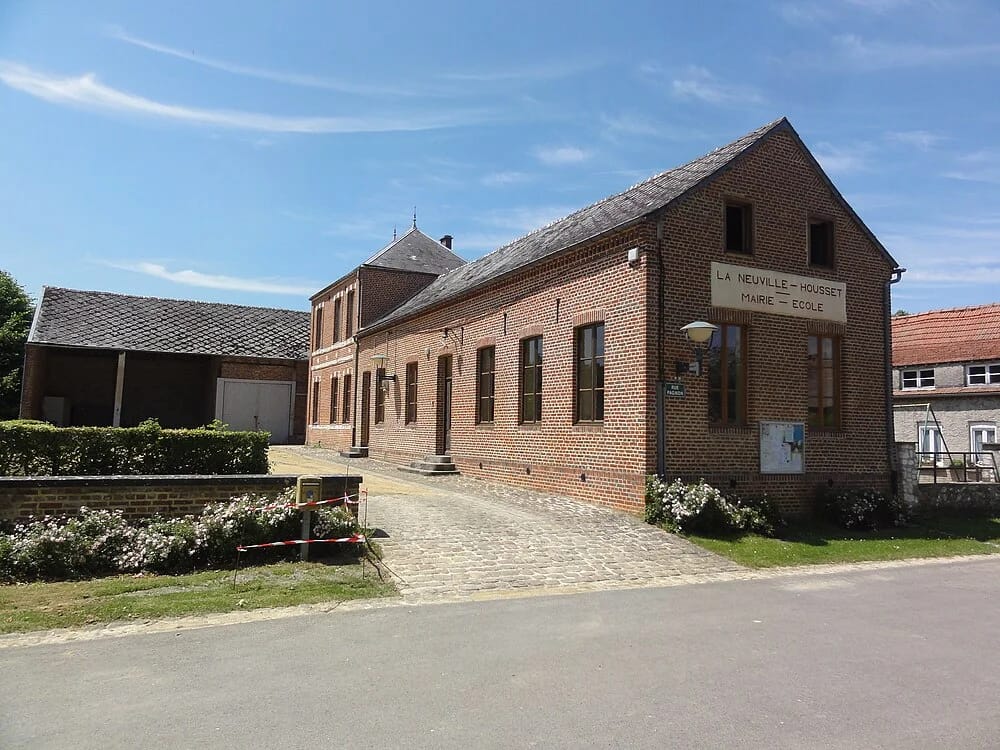 Panneaux solaires à Neuville-Housset