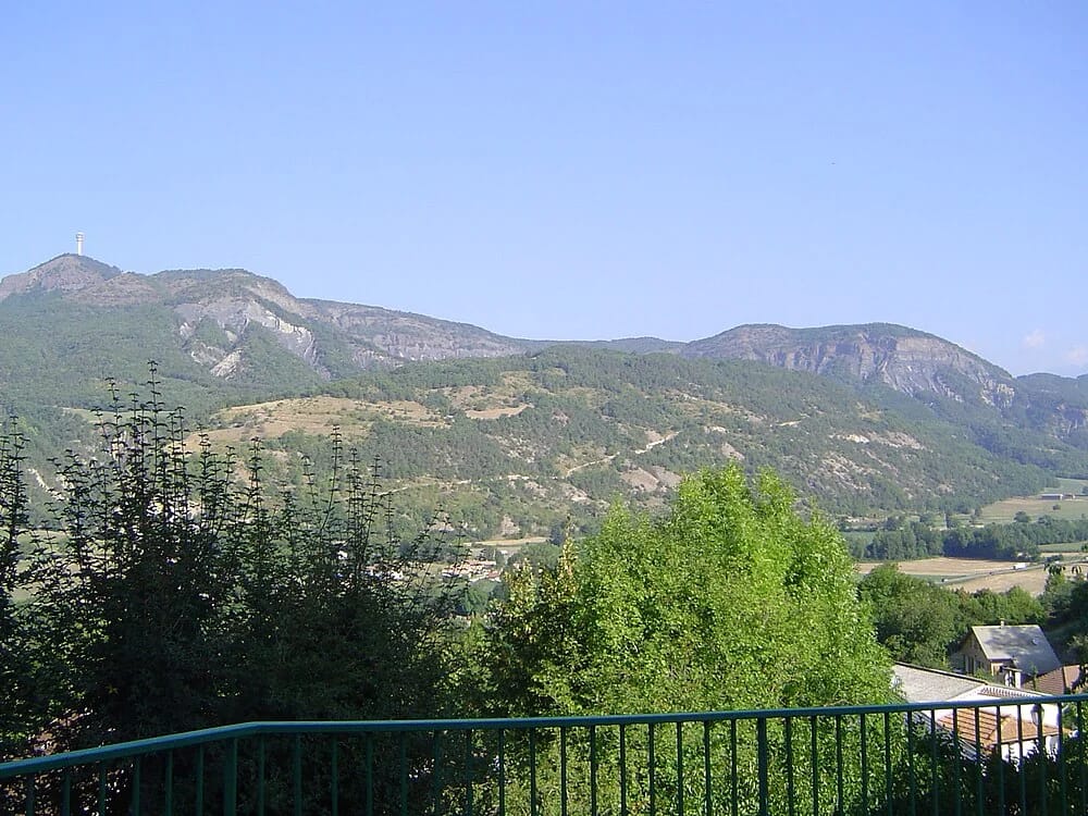 Panneaux solaires à Saint-Étienne-le-Laus