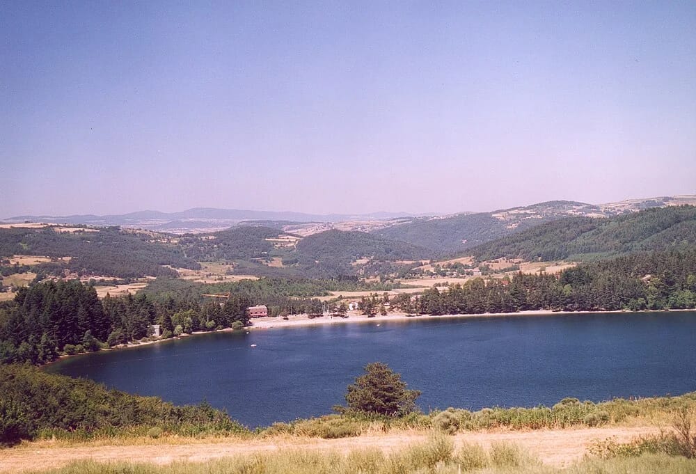 Panneaux solaires au Lac-d'Issarlès