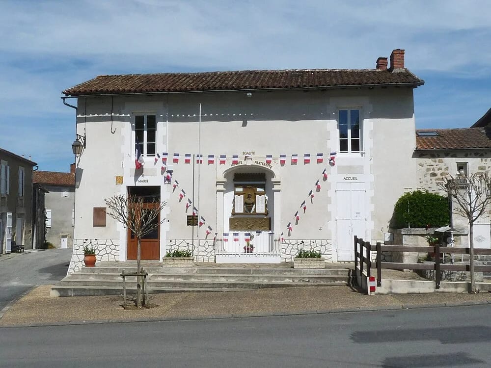 Panneaux solaires à Cherves-Châtelars