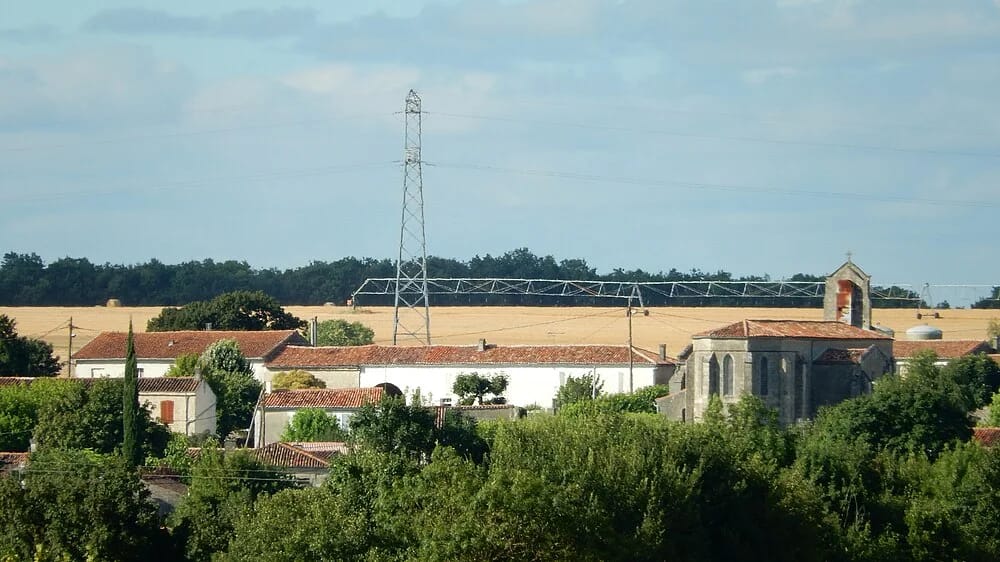 Panneaux solaires à Saint-Georges-de-Longuepierre