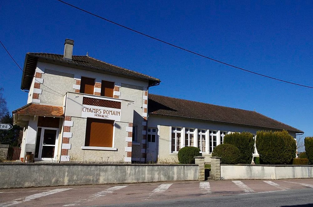 Panneaux solaires à Champs-Romain