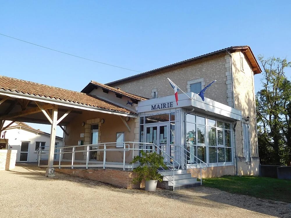 Panneaux solaires à Saint-Étienne-de-Puycorbier