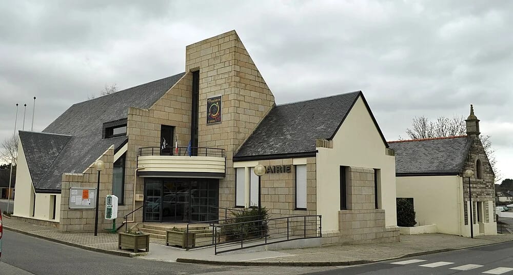 Panneaux solaires à Plouvorn