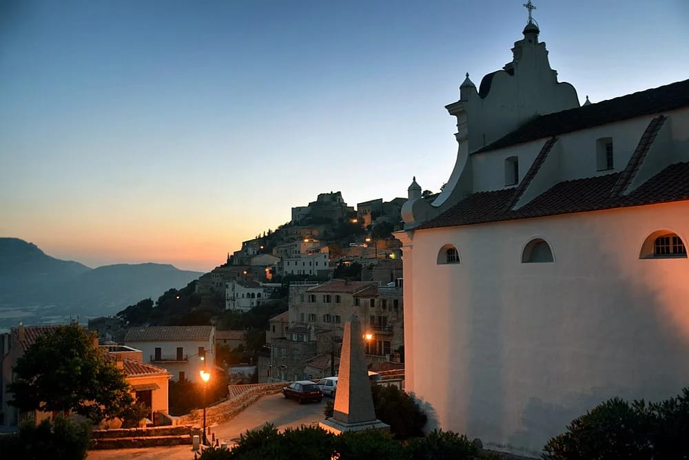 Panneaux solaires à Corbara