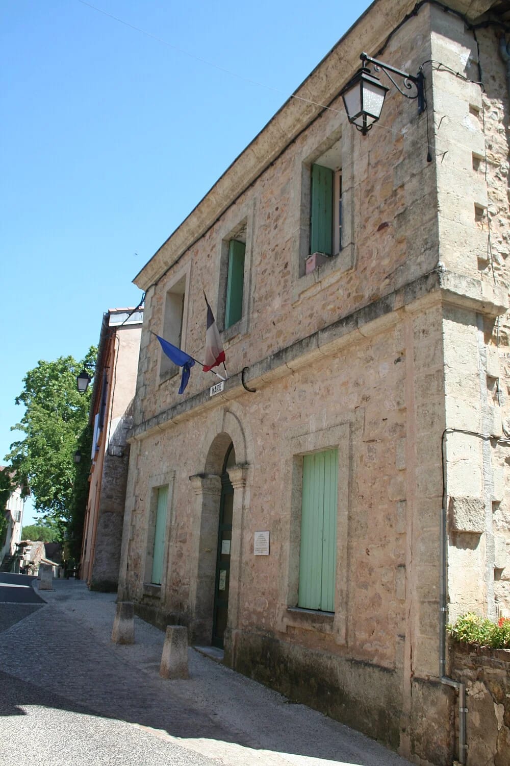 Panneaux solaires à Mourèze