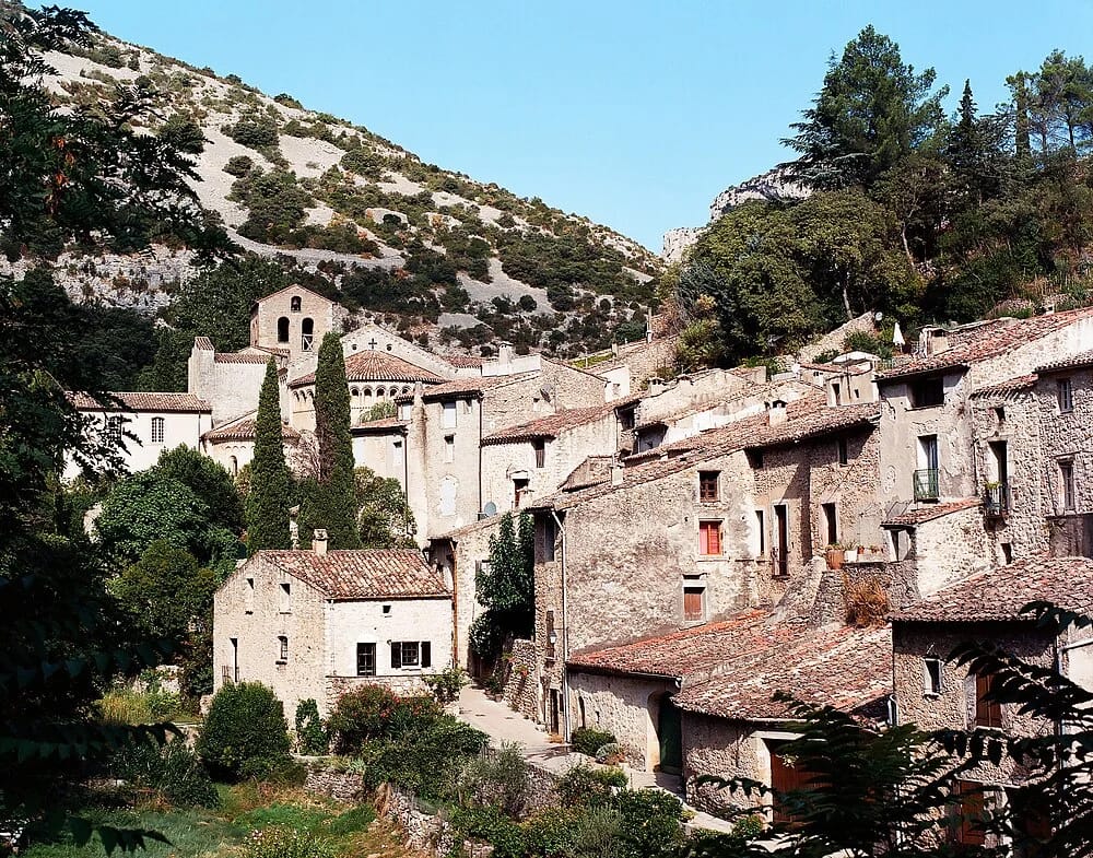 Panneaux solaires à Saint-Guilhem-le-Désert