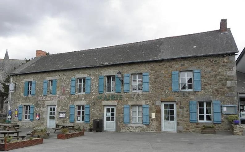 Panneaux solaires aux Iffs