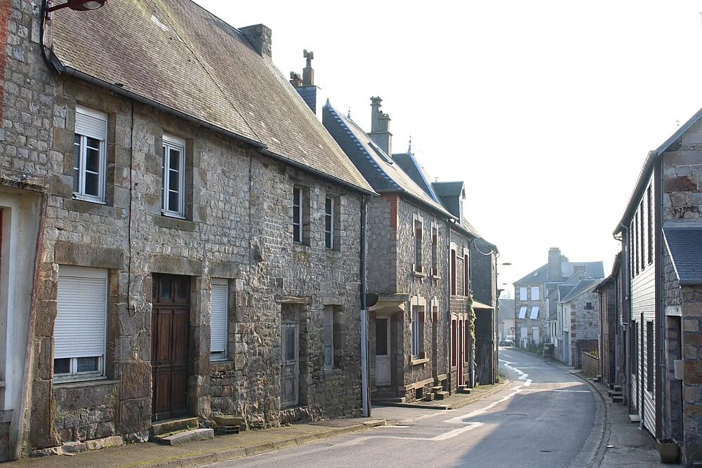 Panneaux solaires à Saint-Georges-de-Rouelley