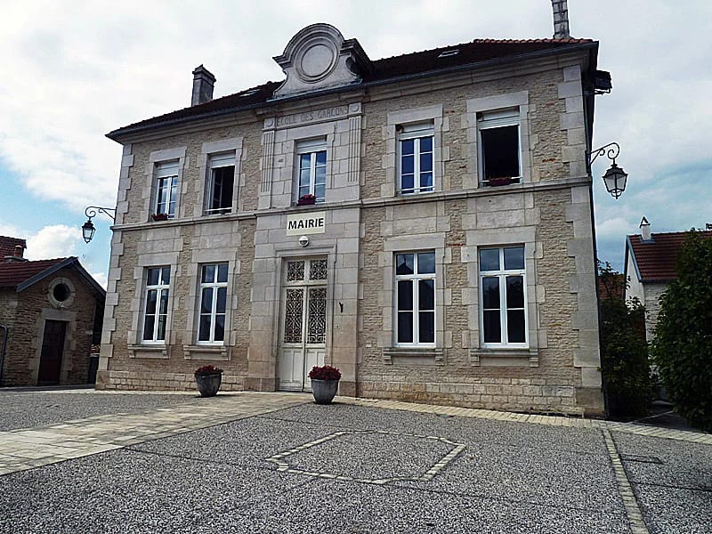 Panneaux solaires à Courcelles-en-Montagne