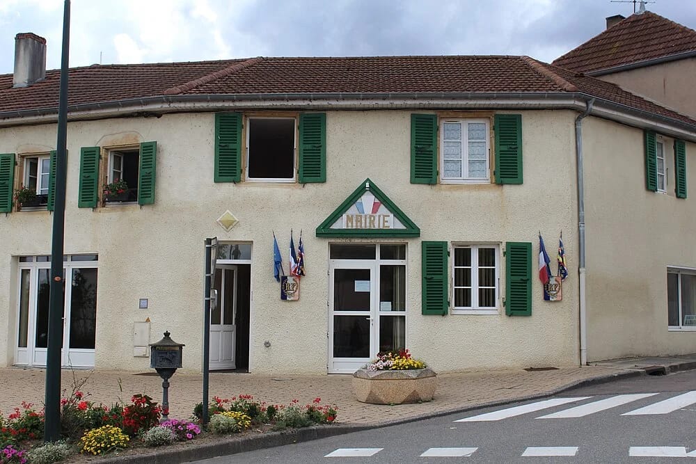 Panneaux solaires à Chenay-le-Châtel