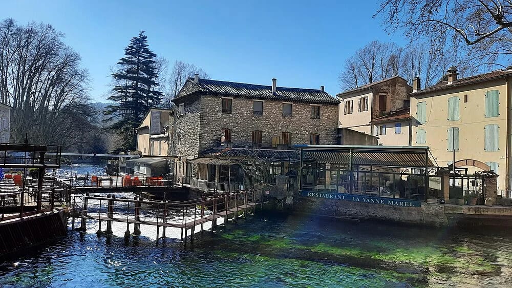 Panneaux solaires à Fontaine-de-Vaucluse