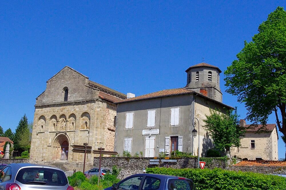 Panneaux solaires aux Salles-Lavauguyon