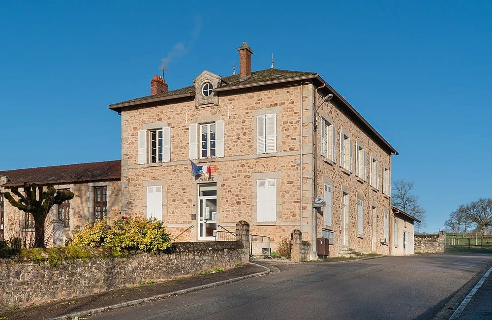 Panneaux solaires à Saint-Priest-Ligoure