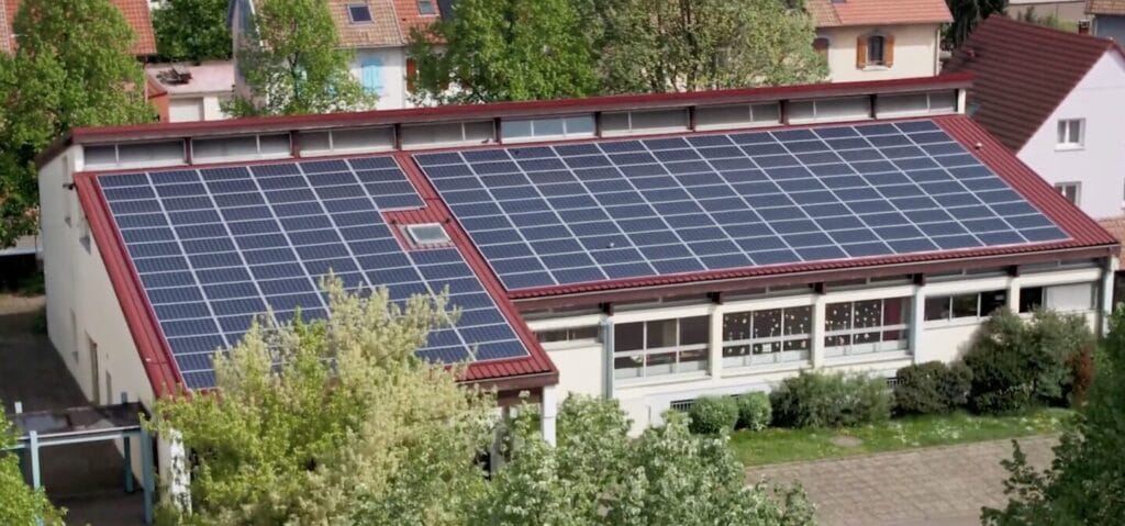 Panneaux solaire sur le bâtiment d'une collectivité - Enerios